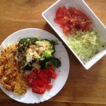 Broccoli Schnellroeschti Spizpaprika Mandeln Gurkentomaten-Salat