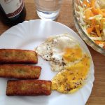Ricotta Spinat Kartoffelsticks Spiegelei Salat Chicoree gelbe Paprika