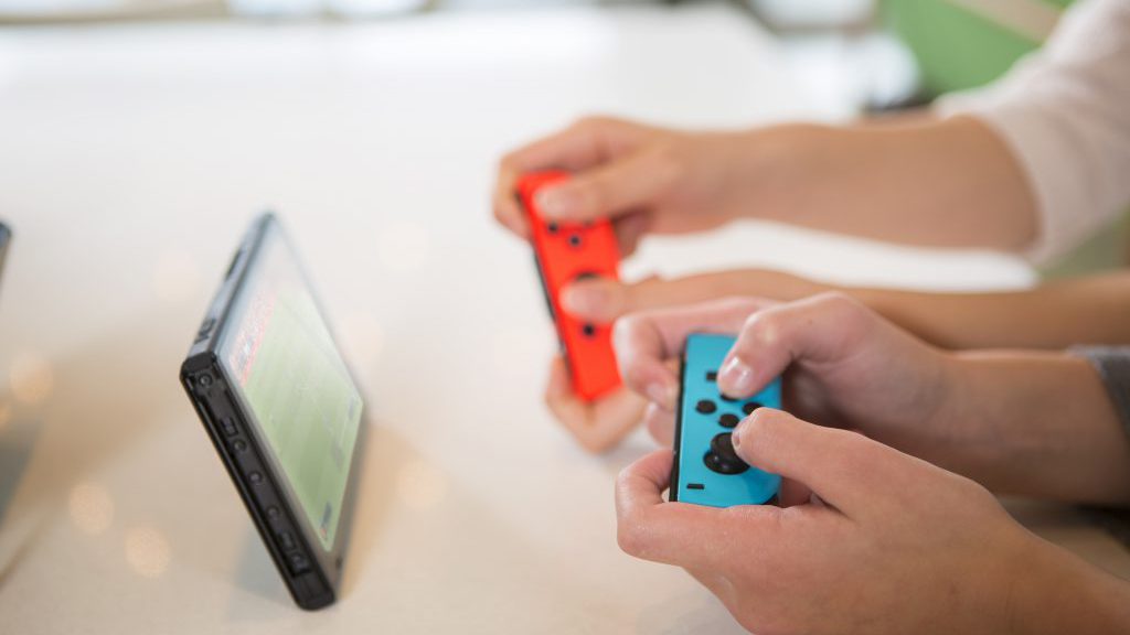 Mit einer Konsole kann man lokal auch zu zweit spielen.